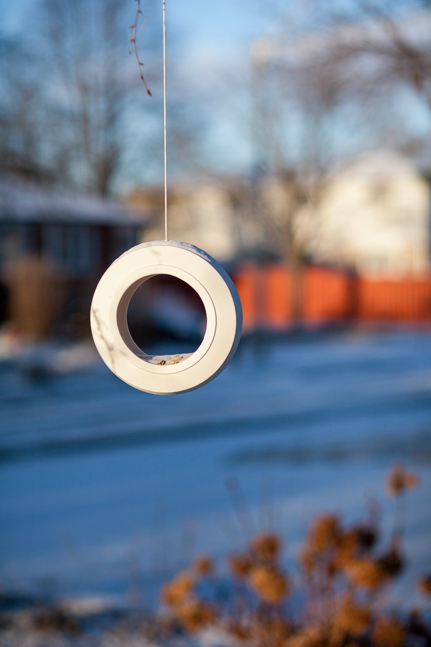 Bulbul Ceramic Bird feeder & Baffle Bundle - Canadian Designed and Made