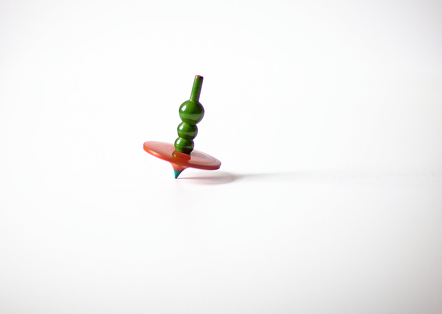 lato - wood spinning tops