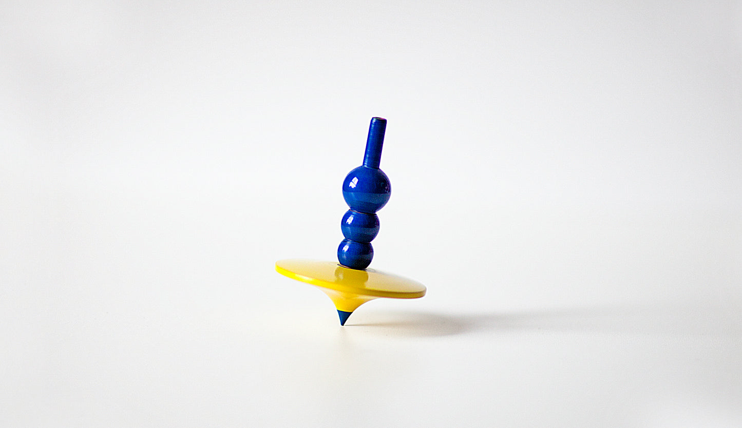 lato - wood spinning tops