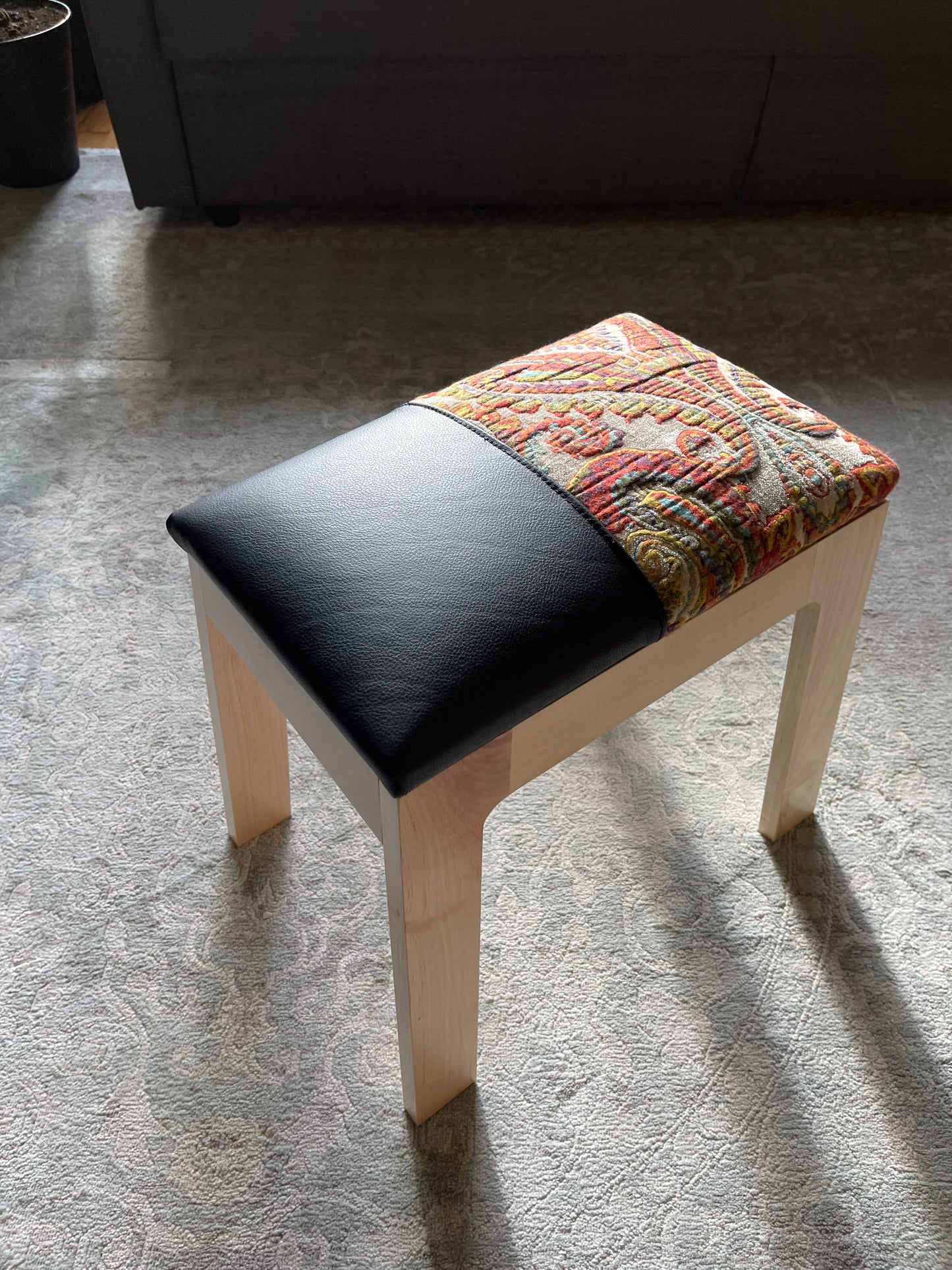 Panca short stool