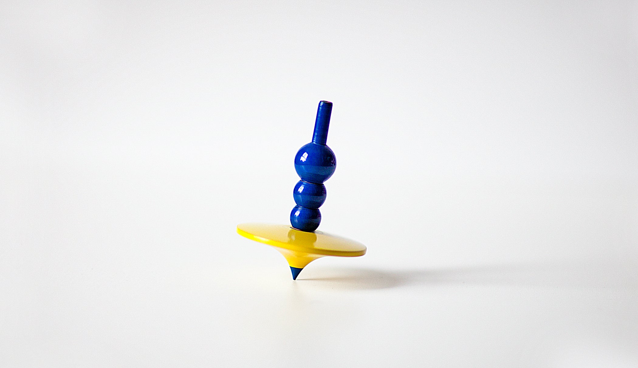 lato - wood spinning tops
