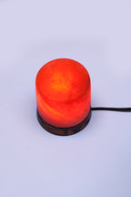 Lampade e portacandele in sale rosa di Potohar